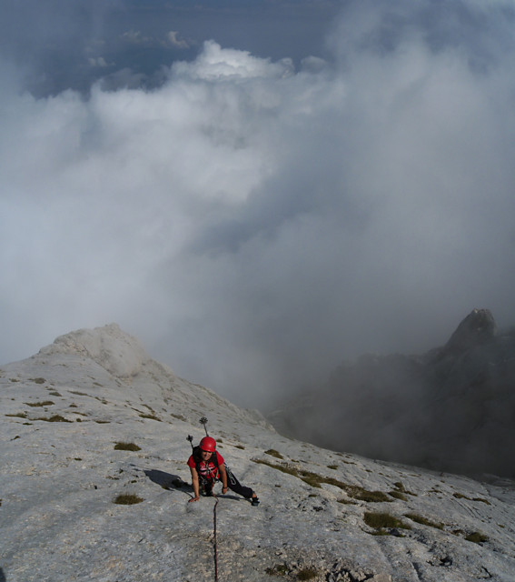 [20100821_112236_GranSassoClessidreVPano_.jpg]
Jenny racing against the threatening clouds.