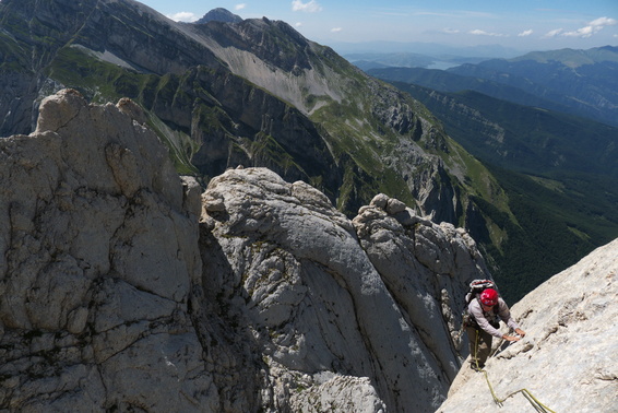 [20110807_144210_LiberaLaFolia.jpg]
Getting to the summit of Prima Spalla, with the Conca del Sambuco and the Campotosto lake in the background.