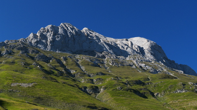 [20110812_084526_CornoPiccoloNord.jpg]
The classic view of the north face of Corno Piccolo from Prati di Tivo.