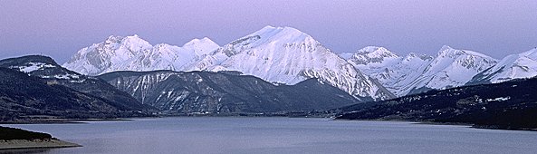 [Campotosto.jpg]
The Gran Sasso range seen from Campotosto lake.