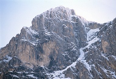 [UpperParetone.jpg]
View of the upper part of Paretone. The Janetta couloir is the obvious snow ramp.