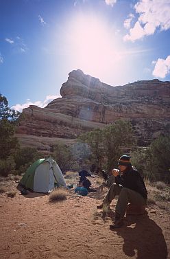 [GGCampSite.jpg]
Setting up camp in the middle of the canyon. There are many campsites to chose from. The hike through the canyon usually takes 3 days. We managed to do it in two, going fast and not spending enough time at the ruins or in the several side canyons.