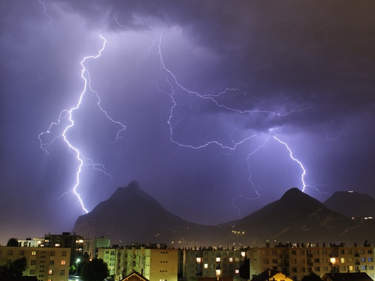 [20070524_220148_LightningGrenoble_.jpg]
The strike on the right hits above the 'Bastille', the old citadel of Grenoble.