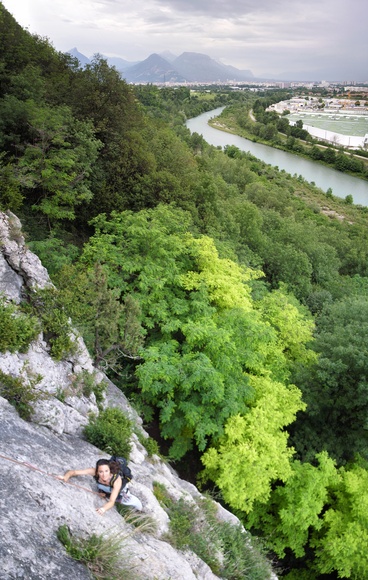 [20070606-EspaceComboireEveningClimbVPano_.jpg]
Espace Comboire is one of those urban cliffs where it would be easy to forget you are close to the city if it wasn't for the constant noise of the highway and the supermarket loudspeaker calls right below. The settings itself is nice for after-work climbing, in the middle of the woods above the river with a 5 minutes approach and 3-pitch routes.