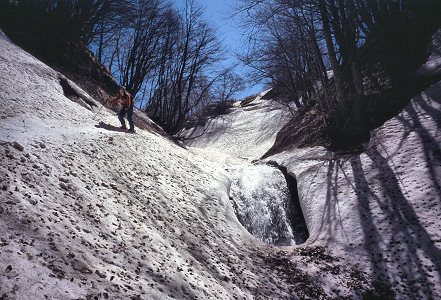 [SkiPizzoCevo.jpg]
Coming down Pizzo di Cevo in the spring, a classic peak in the Monti della Laga.