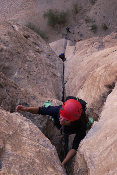 [20111104_092349_MerlinsWand.jpg]
Jenny, Vincent and Cecile following Merlin's Wand's first pitch. Plenty of holds out of the crack.