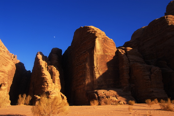 [20111105_155725_BarrahCanyon.jpg]
Barrah Canyon: 'Rain' is the dihedral right of center, and Merlin is off to the right.