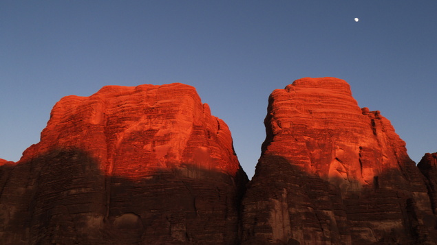 [20111105_164246_BarrahCanyon.jpg]
Last rays of the sun over Isrin.