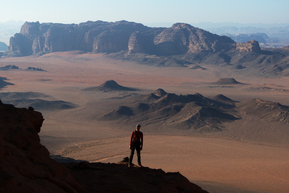 [20111106_072929_ThamudeanRd.jpg]
High above the desert but still a long way to go.