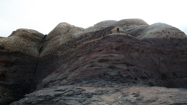 [20111106_075953_ThamudeanRd.jpg]
Bands of colorful sandstone. It looks steep but the friction gives it extraordinary grip.