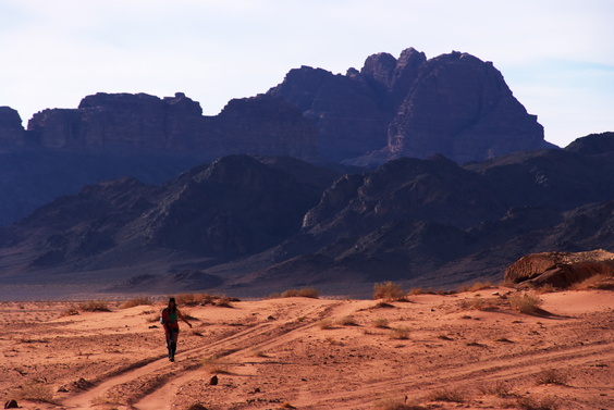 [20111110_152028_Desert.jpg]
Walking across the desert.