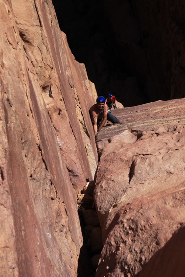 [20111111_114759_LionHeart.jpg]
Vincent on the 4th pitch. Painful feet jams.