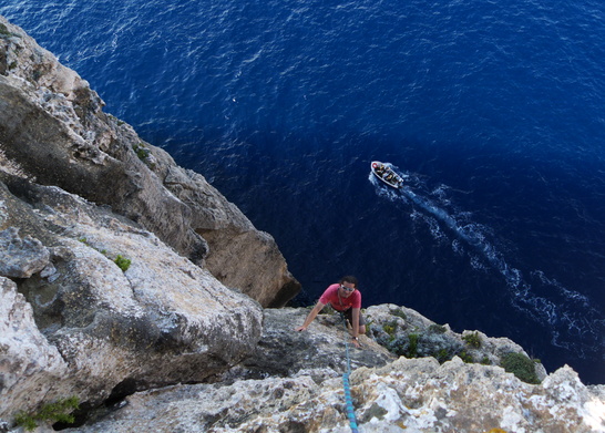 [20101030_152002_Gozo.jpg]
Climbing on the back of the Azure Window. Very sharp and carved rock I wouldn't want to lead.