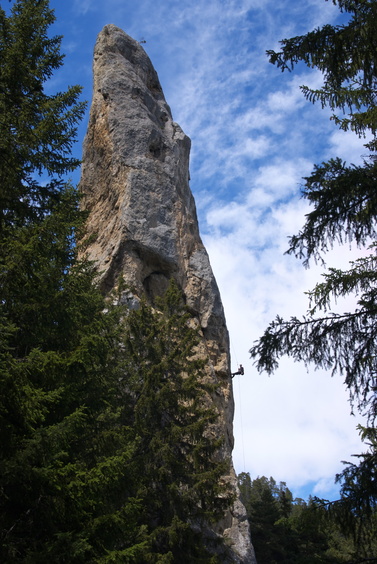 [20100520_152646_Monolithe.jpg]
Rappelling off the monolith.