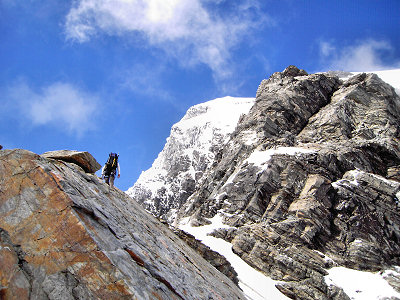 [170-TheLastButress.jpg]
Snow near the start of the 3rd and final buttress. (Photo Jens Pohl)