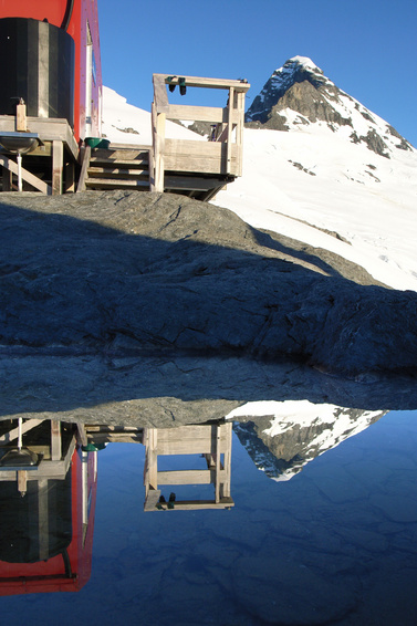 [20051217_0165_Reflection_.jpg]
Reflection of the mountain in the puddle below the hut.