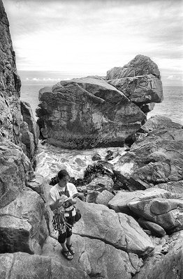 [CharlestonBaseReadGuidebook.jpg]
Trying to decipher the guidebook while the waves break your concentration at the base of the Charleston sea cliffs.