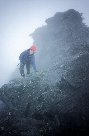 [MtAspiringNorthWestRidgeFog.jpg]
Going up the wet rock of the North-West ridge of Aspiring in the fog.