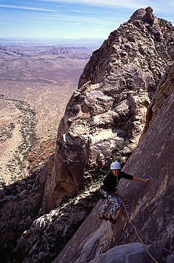 [PrinceOfDarknessEnd.jpg]
Last move on the 6th pitch of the Prince of Darkness. Las Vegas is in the background, baking in the sun.