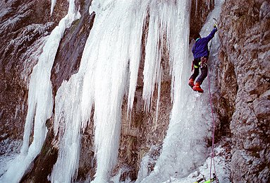 [Lelex.jpg]
Ice climb in Lelex (cascade du Brion), Jura, just before the central section collapsed.