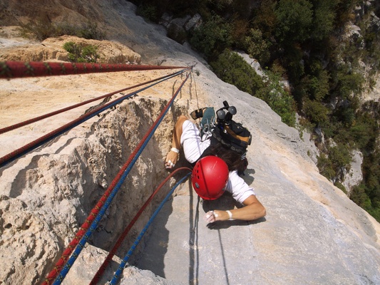 [20070914-111837_AiglunLaCerise.jpg]
Already on the first pitch it's very steep but the limestone has excellent friction and varied moves.