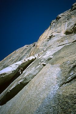 [SalatheMoreSqueeze.jpg]
One more squeeze chimney: the 5.9 pitch above the Hollow flake. Not as terrifying though.