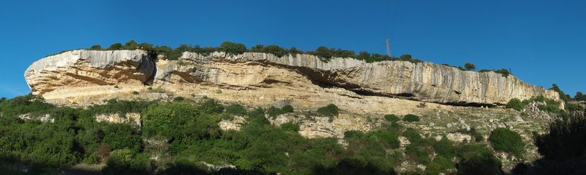 [20121107_155426_IsiliPano_.jpg]
The first cliff of Isili. Unfortunately all those cliffs are pretty small, topping out at barely 20 meters.