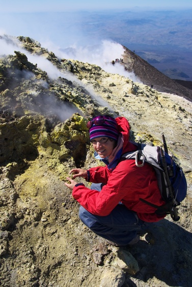 [20091007_130740_Etna.jpg]
Standing on sulfur deposits.