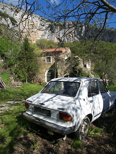 [20100411_155748_SloveniaOsp.jpg]
A remnant of old Yugoslavia, a rotting Zastava in a garden of the village, better known in the US under the brand Yugo...