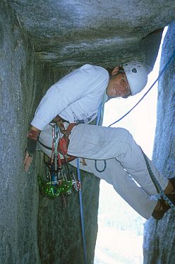 [NarrowsStart.jpg]
The hole on the top-right is the most famous squeeze in America, the Narrows pitch.