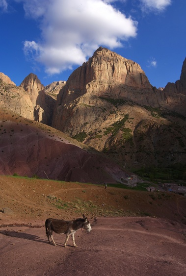 A recent vertical panorama from the page Taghia. Click to see the page.