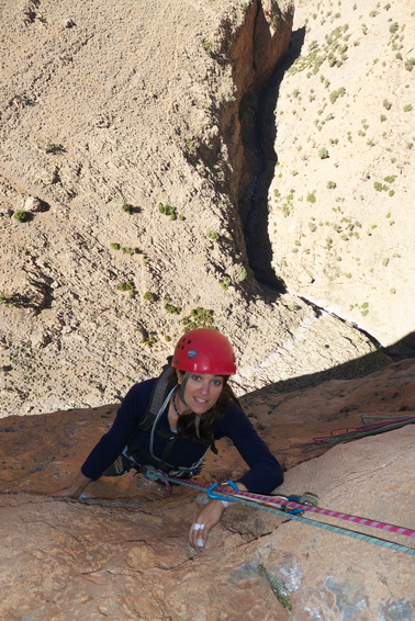 [20120513_110103_OujdadBaraka.jpg]
Higher up but still in the shade. It was a hot day but the sun caught up with us only on the last 4 pitches. This place seems to have only 2 seasons: winter and summer, with only 2 days of spring in between.