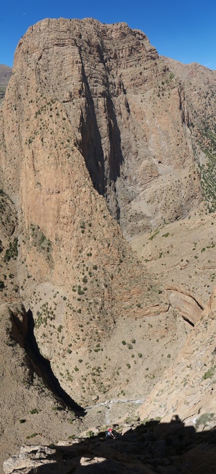 A recent vertical panorama from the page Taghia. Click to see the page.