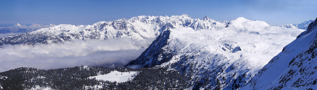 [20080329_101042_GrandGalbertPano_.jpg]
A view of the Grand Galbert (right) and the Belledonne range while going up the Pinelli Cross.