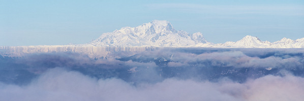 [20080119_163922_FromPeakStMichelP03.jpg]
Mirage disturbing the atmosphere of the Gresivaudan valley, in the direction of Mt Blanc.