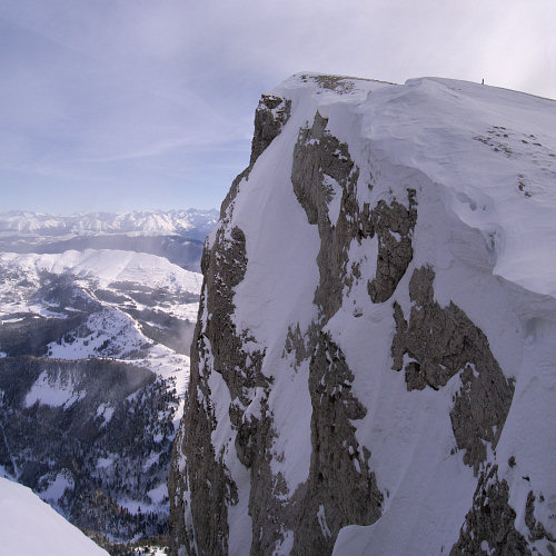 [20090131_112313_GrandVeymontPano_.jpg]
Lone skier on top of one of the secondary summits of Grand Veymont.