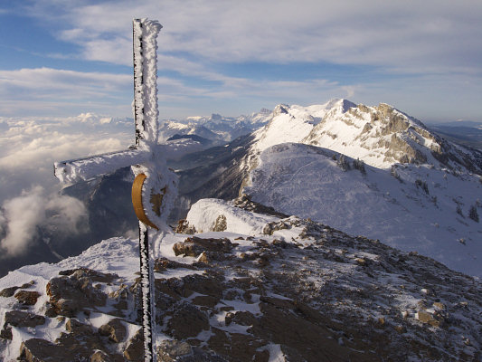 [20090325_081452_PicStMichel.jpg]
Cross on the summit of Peak St Michel.