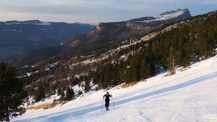 [20110309_181114_LansPiste.jpg]
The slopes of Lans after work, with the Moucherotte in the background.