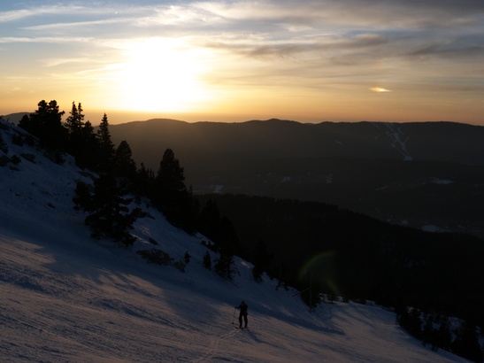 [20110309_181635_LansPiste.jpg]
Sunset on the slopes of Lans.