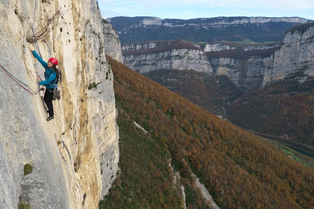 [20121118_143557_Choranche.jpg]
The delicate 6b traverse higher up.