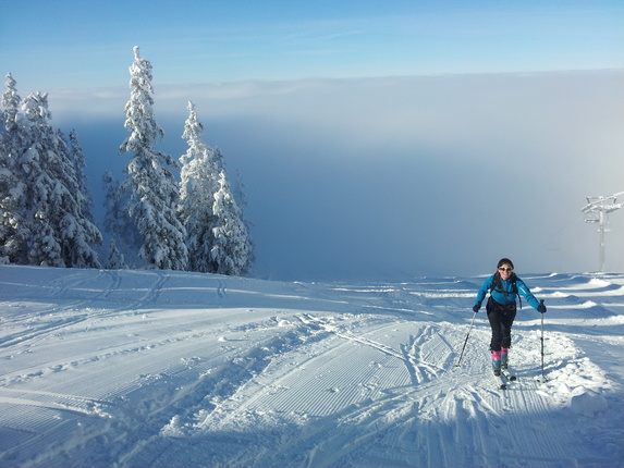 [20121201_140613_CorrenconSki.jpg]
Above the clouds on the closed slopes of Corrençon.