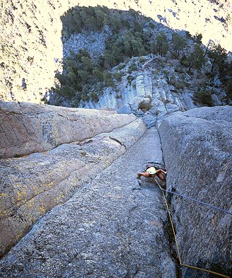 [AssemblyLinePano.jpg]
Vertical panorama (2 horizontal pictures) of Jenny on Assembly Line, an excellent hand crack on Devil's Tower, Wyoming.