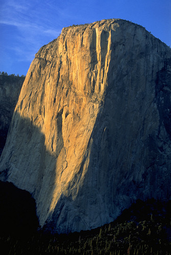 [ElCapitan.jpg]
El Capitan. The Nose is visible between sunlight and shadow, and we had time to see both sunlight and moonlight since our day-climb turned into a 41 hour climbing marathon.
