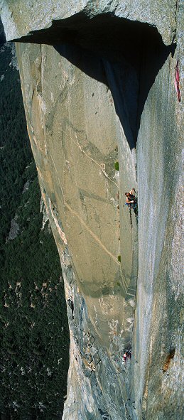 [TheGreatRoofVPano.jpg]
Under the Nose's great roof (8a+).
