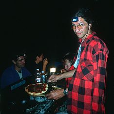 [BakingPizza.jpg]
Baking pizza at Camp 4.