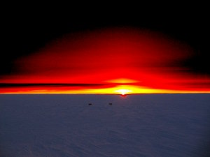 Very colorful midnight sun seen from Concordia