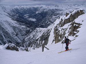 Skiing down the aptly named ravin de la Casse, Mt Guiau