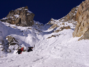 Going up towards the Peak Neige Cordier via the gully below the Plate des Agneaux