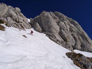 Start of the Couloir des Sultanes, right under the summit cornice