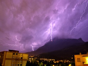 Multiple lightning strikes on the Moucherotte